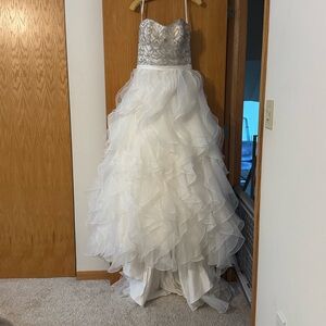 Wedding Dress - Allure Bridal 9110